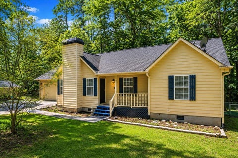 Homes For Sale - 4827 Oakwood Court<br/> Loganville, GA 30052