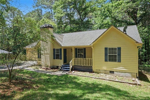 Homes For Sale - 4827 Oakwood Court<br/> Loganville, GA 30052