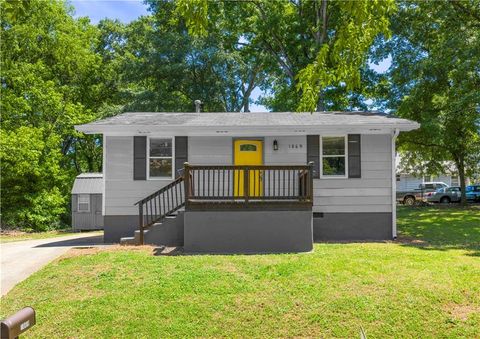 1869 Spring Avenue NW Atlanta GA 30318