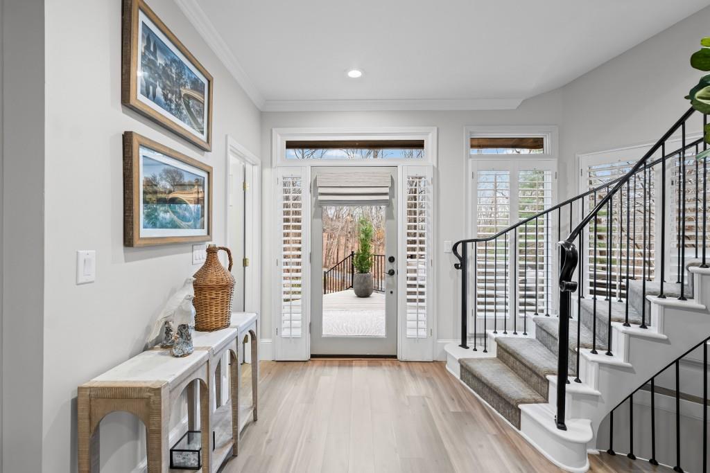 220 Wake Robin Drive