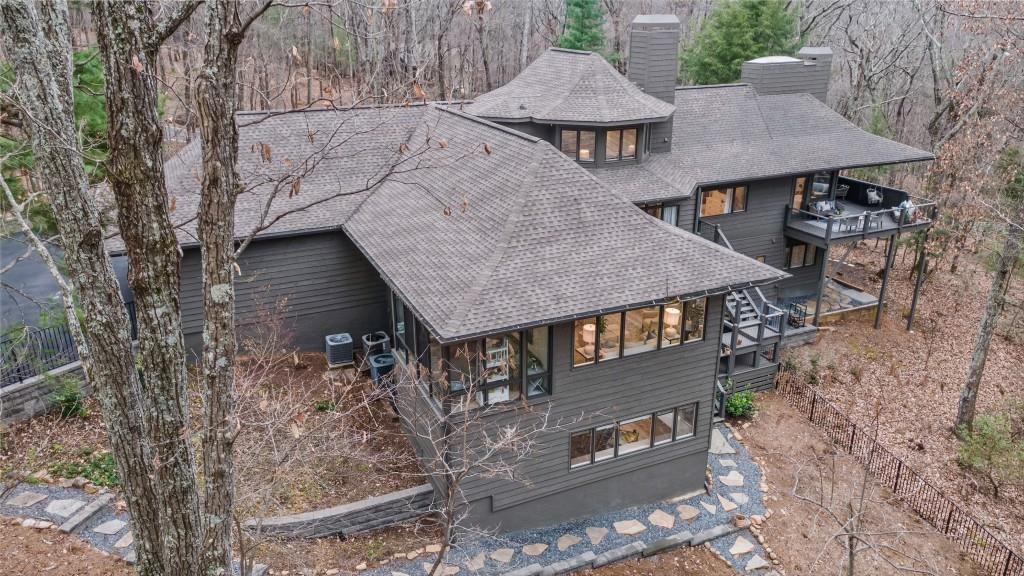 220 Wake Robin Drive