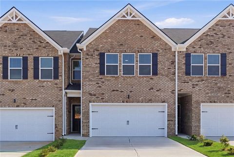 Townhouse For Sale - 3654 Parkway James Drive<br/> Snellville, GA 30039