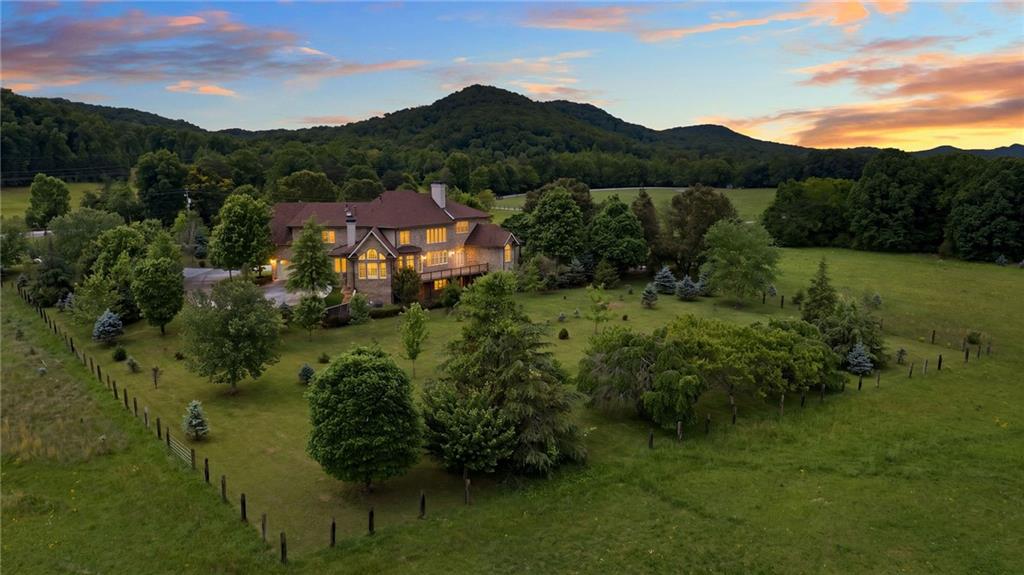 10 Mountain Breeze Road
