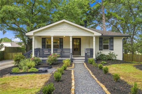 Photo of 932 Sharon Circle SE, Smyrna, GA 30080 (MLS # 7819389)