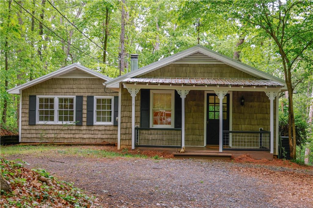 452 Laina Bennett Road