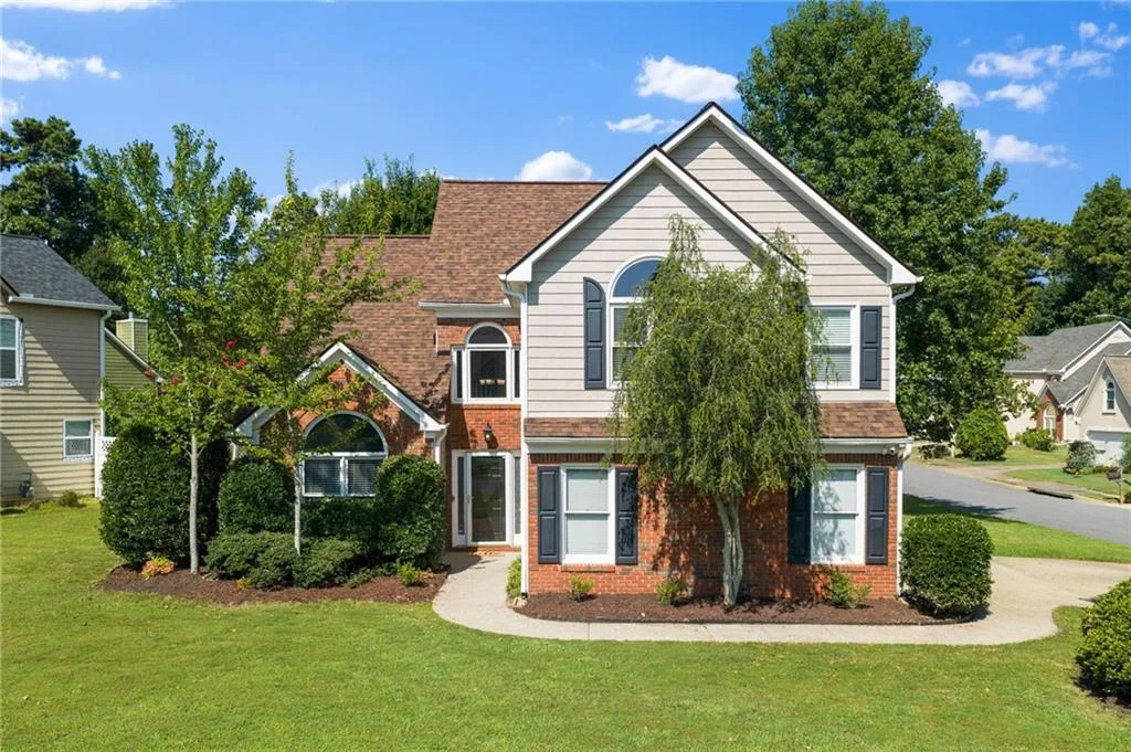 1005 Brentmoor Lane NW