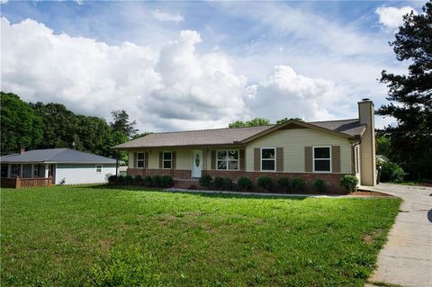 A home in Dacula