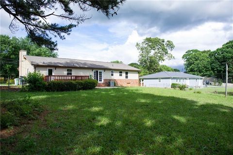 A home in Dacula