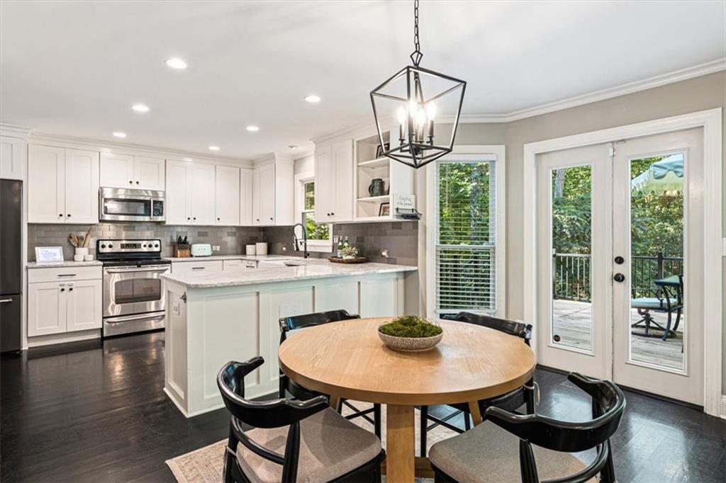 120 Founders Cove