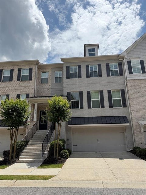 Homes For Sale - 9015 Woodland Trail<br/> Alpharetta, GA 30009