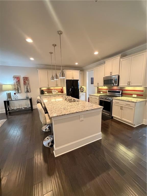 9015 Woodland Trail