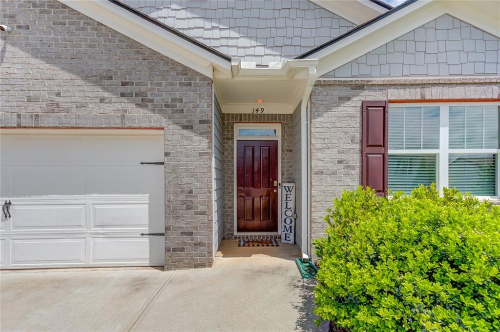 149 Starbuck Parkway