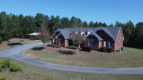 A home in Adairsville