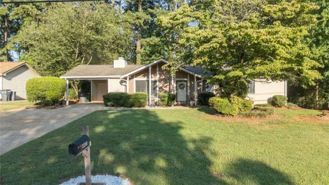 Homes For Sale - 447 Summerville Drive<br/> Lawrenceville, GA 30046
