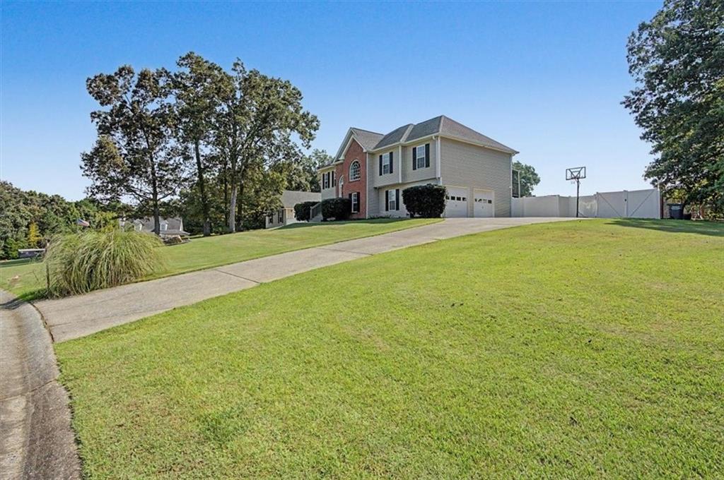 36 Valley Edge Drive