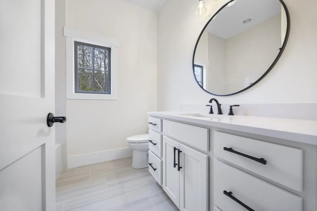 Toccoa, Georgia 30577, United States, 4 Bedrooms Bedrooms, ,4 BathroomsBathrooms,Residential,Active,31139