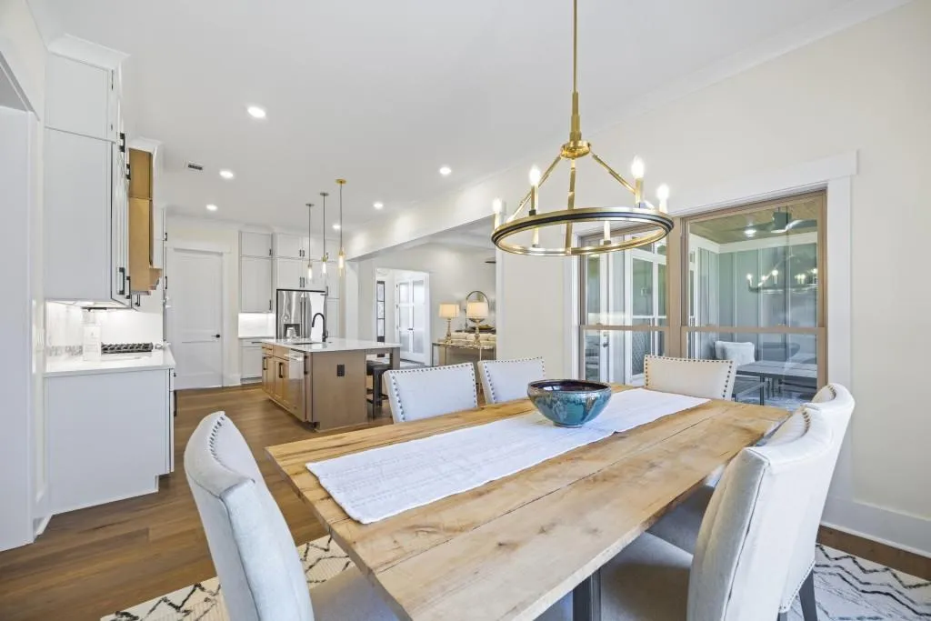 Toccoa, Georgia 30577, United States, 4 Bedrooms Bedrooms, ,4 BathroomsBathrooms,Residential,Active,31139