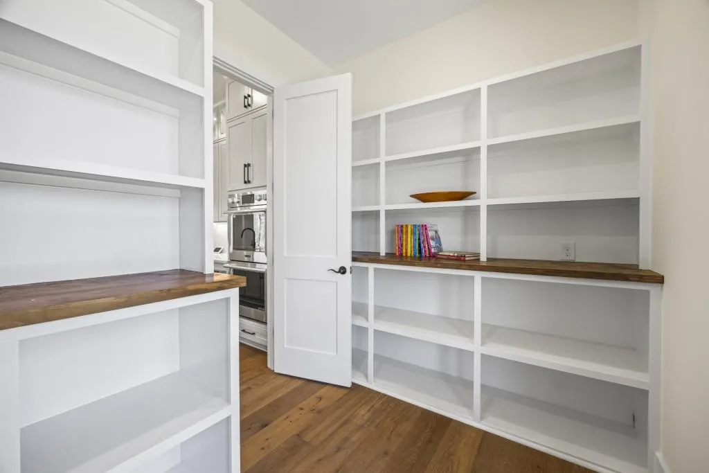 Toccoa, Georgia 30577, United States, 4 Bedrooms Bedrooms, ,4 BathroomsBathrooms,Residential,Active,31139