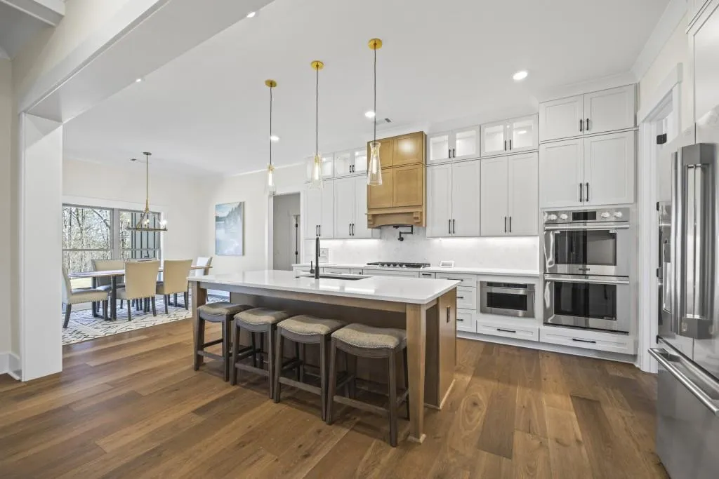 Toccoa, Georgia 30577, United States, 4 Bedrooms Bedrooms, ,4 BathroomsBathrooms,Residential,Active,31139