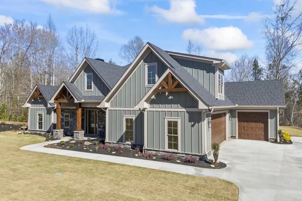 Toccoa, Georgia 30577, United States, 4 Bedrooms Bedrooms, ,4 BathroomsBathrooms,Residential,Active,31139