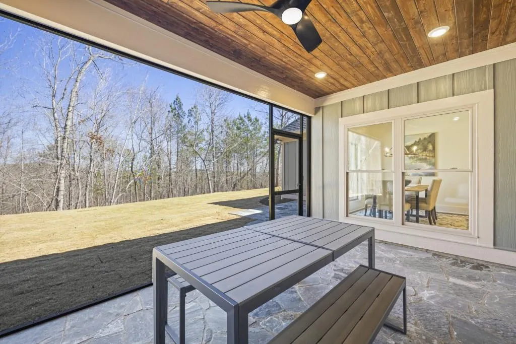 Toccoa, Georgia 30577, United States, 4 Bedrooms Bedrooms, ,4 BathroomsBathrooms,Residential,Active,31139