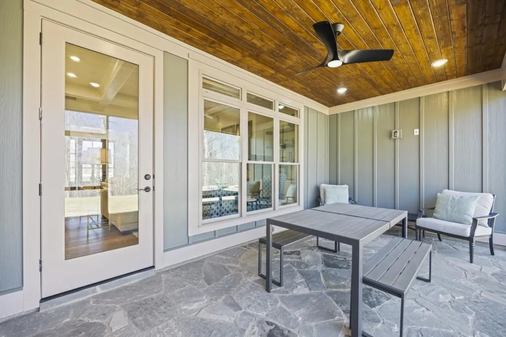 Toccoa, Georgia 30577, United States, 4 Bedrooms Bedrooms, ,4 BathroomsBathrooms,Residential,Active,31139