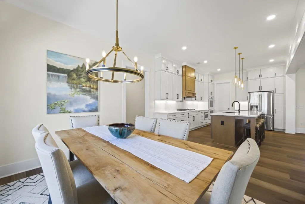 Toccoa, Georgia 30577, United States, 4 Bedrooms Bedrooms, ,4 BathroomsBathrooms,Residential,Active,31139