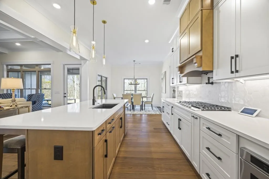 Toccoa, Georgia 30577, United States, 4 Bedrooms Bedrooms, ,4 BathroomsBathrooms,Residential,Active,31139