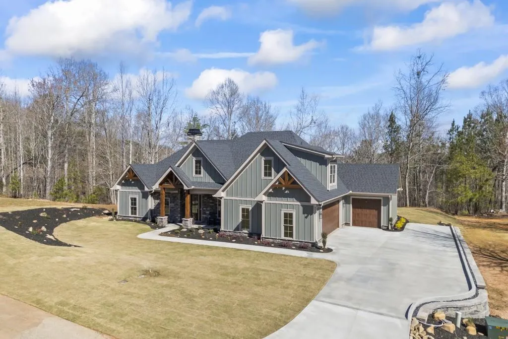 Toccoa, Georgia 30577, United States, 4 Bedrooms Bedrooms, ,4 BathroomsBathrooms,Residential,Active,31139