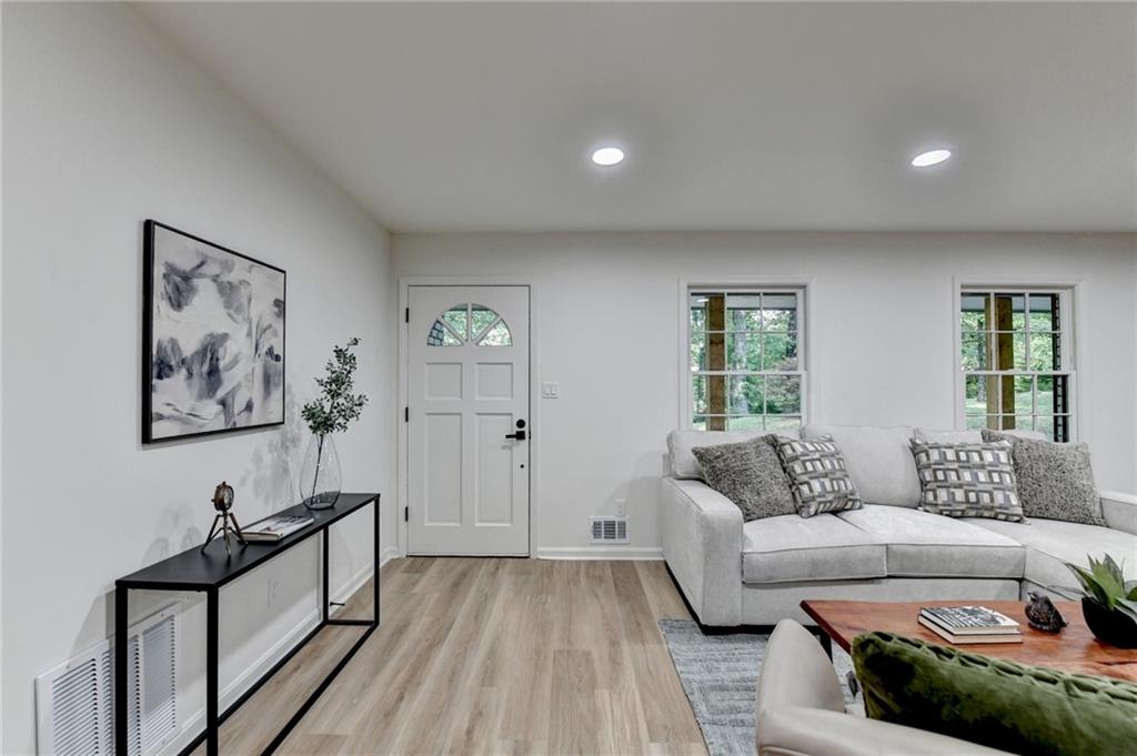 1300 Lavista Drive SW