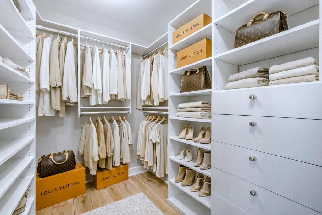 700 Park Regency Place 1207