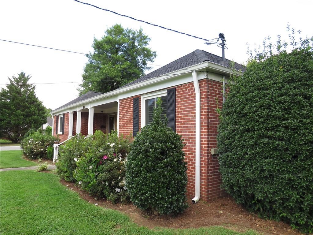 318 N College Street