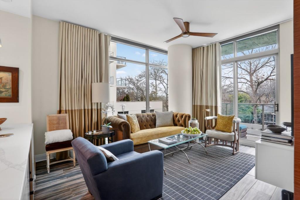 905 Juniper Street 403