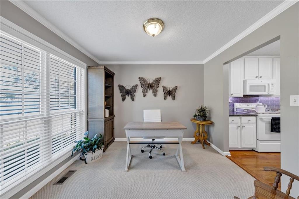 6728 Oakhurst Court