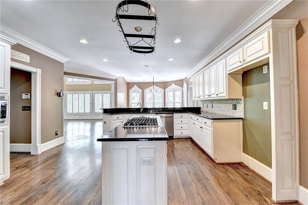 320 Chason Wood Way, Roswell, Georgia image 50
