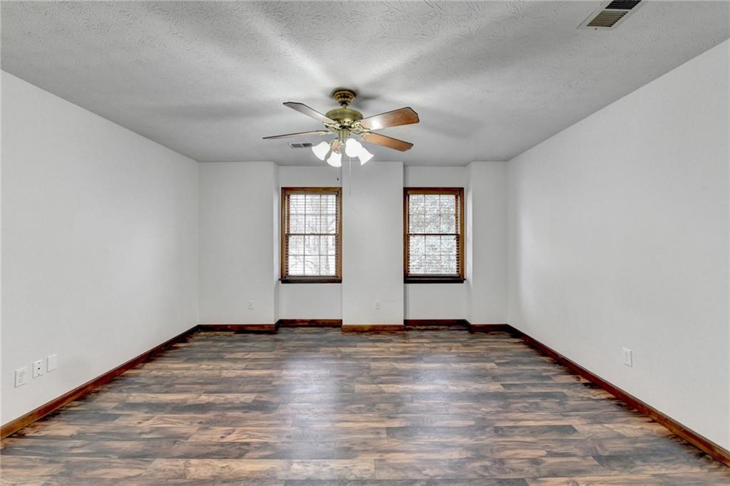 3898 Buckland Drive, Lilburn, Georgia image 33