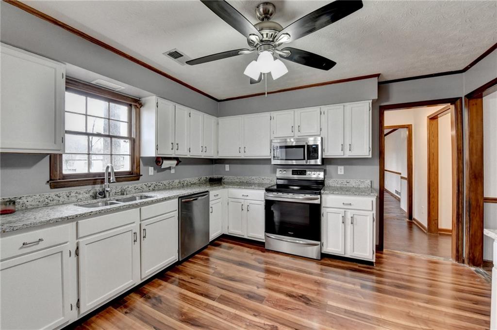 3898 Buckland Drive, Lilburn, Georgia image 21