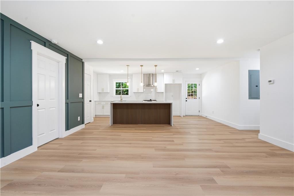 2598 Hencley Circle SW