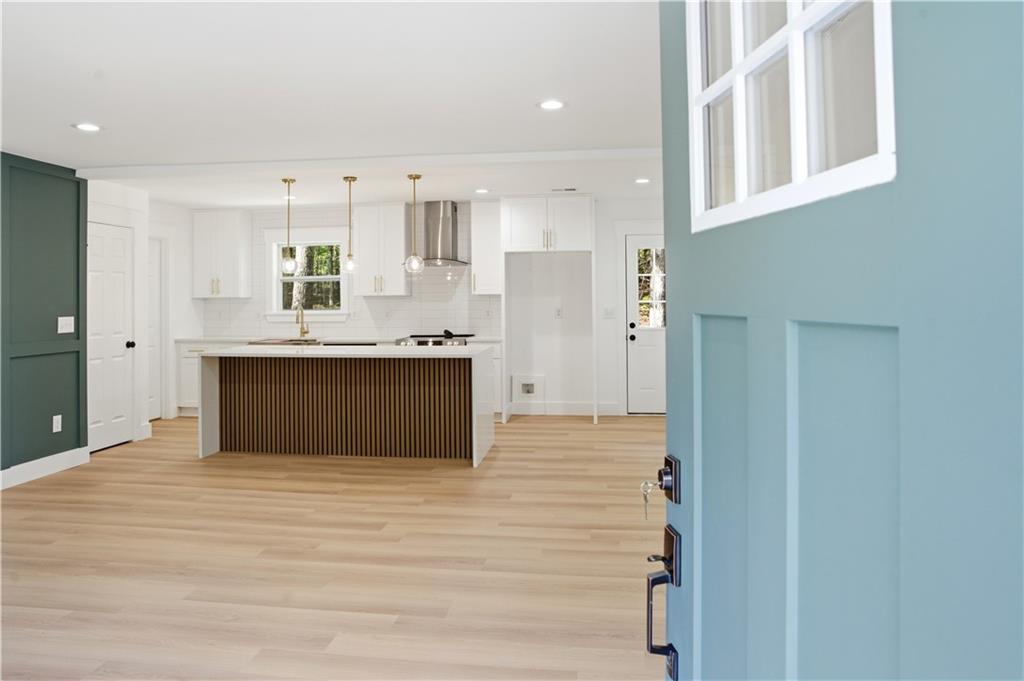 2598 Hencley Circle SW