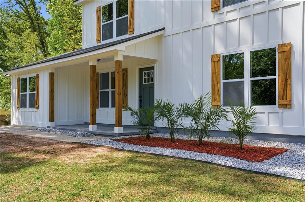 2598 Hencley Circle SW