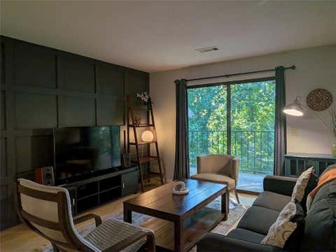 Condo For Sale - 2657 Lenox Road #204<br/> Atlanta, GA 30324