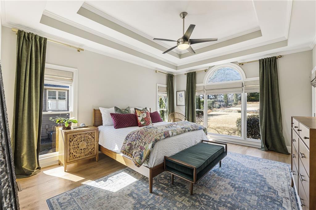 3825 Bishops Walk