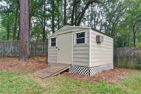 A home in Powder Springs