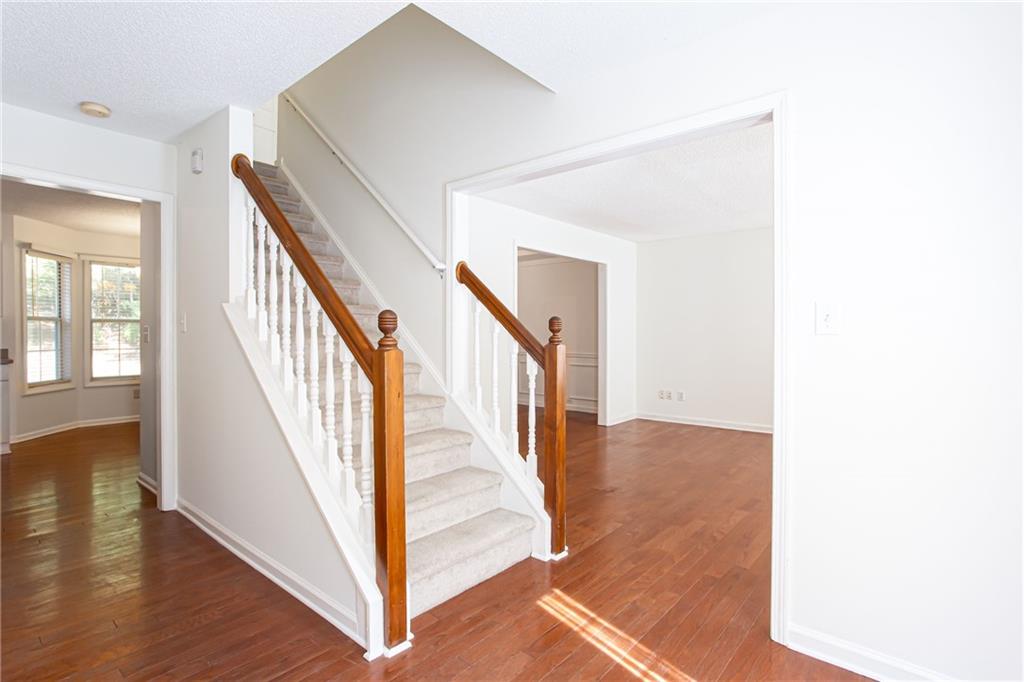 5724 Wandering Vine Trail SE