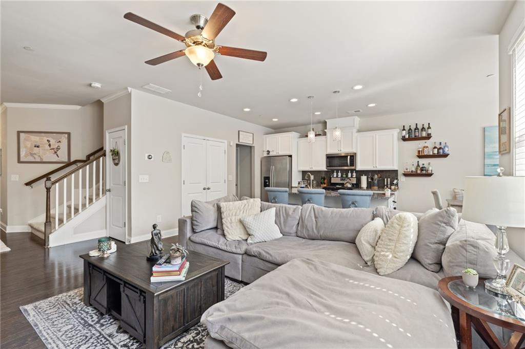 207 Magnolia Creek Way