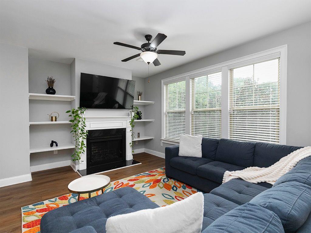 2296 Whiteoak Drive, Smyrna, Georgia image 2