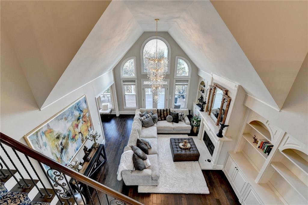 8360 Kenningston Way