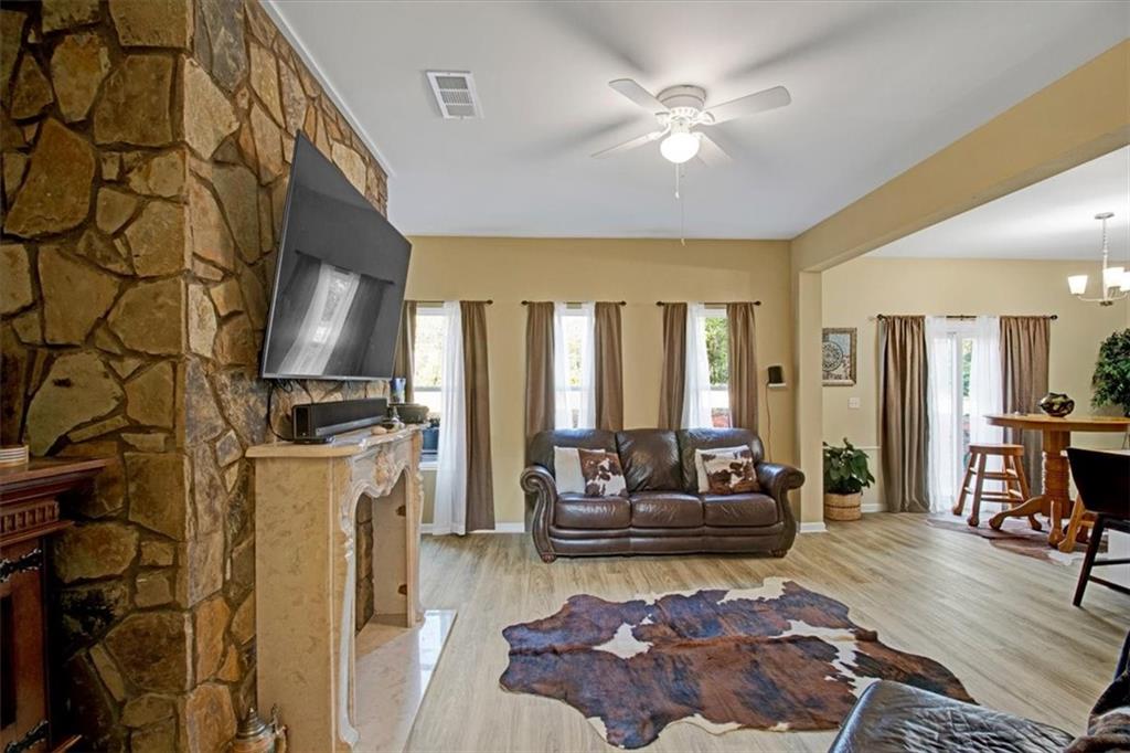 6860 Robinson Street, Lithonia, Georgia image 9