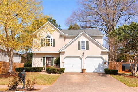 7070 Foxberry Ln Roswell GA 30075