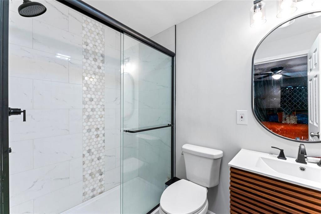 GLORE C C & L F WALLACE - Residential